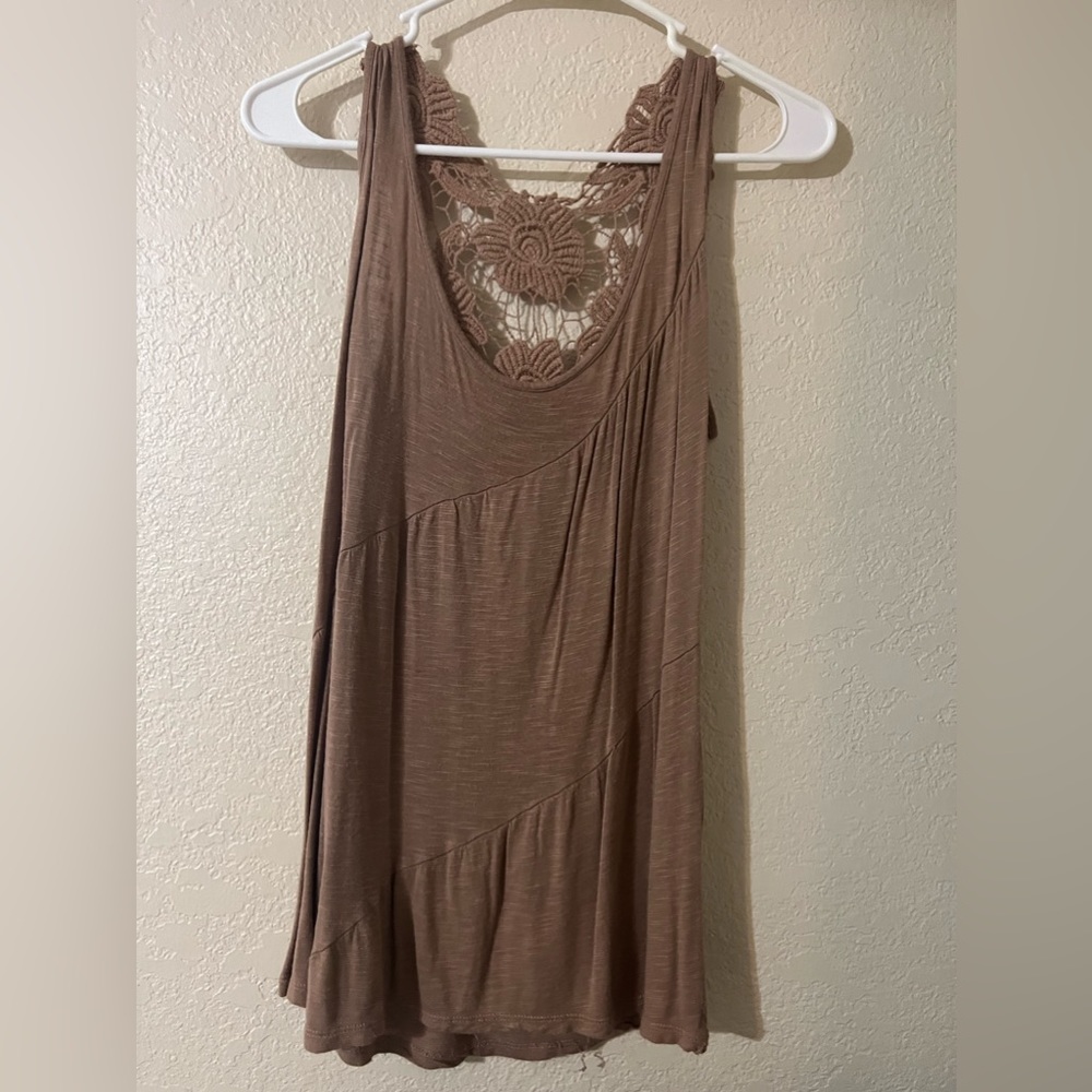 Threads size M brown muscle tee